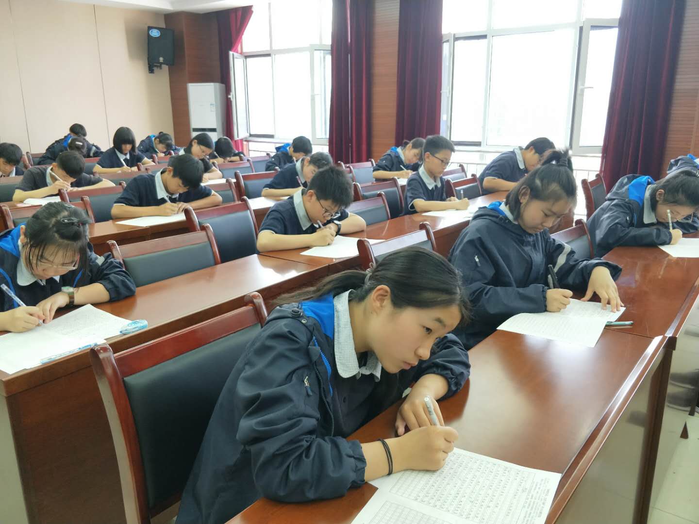 中學(xué)部“妙筆生花，文采飛揚(yáng)”作文比賽