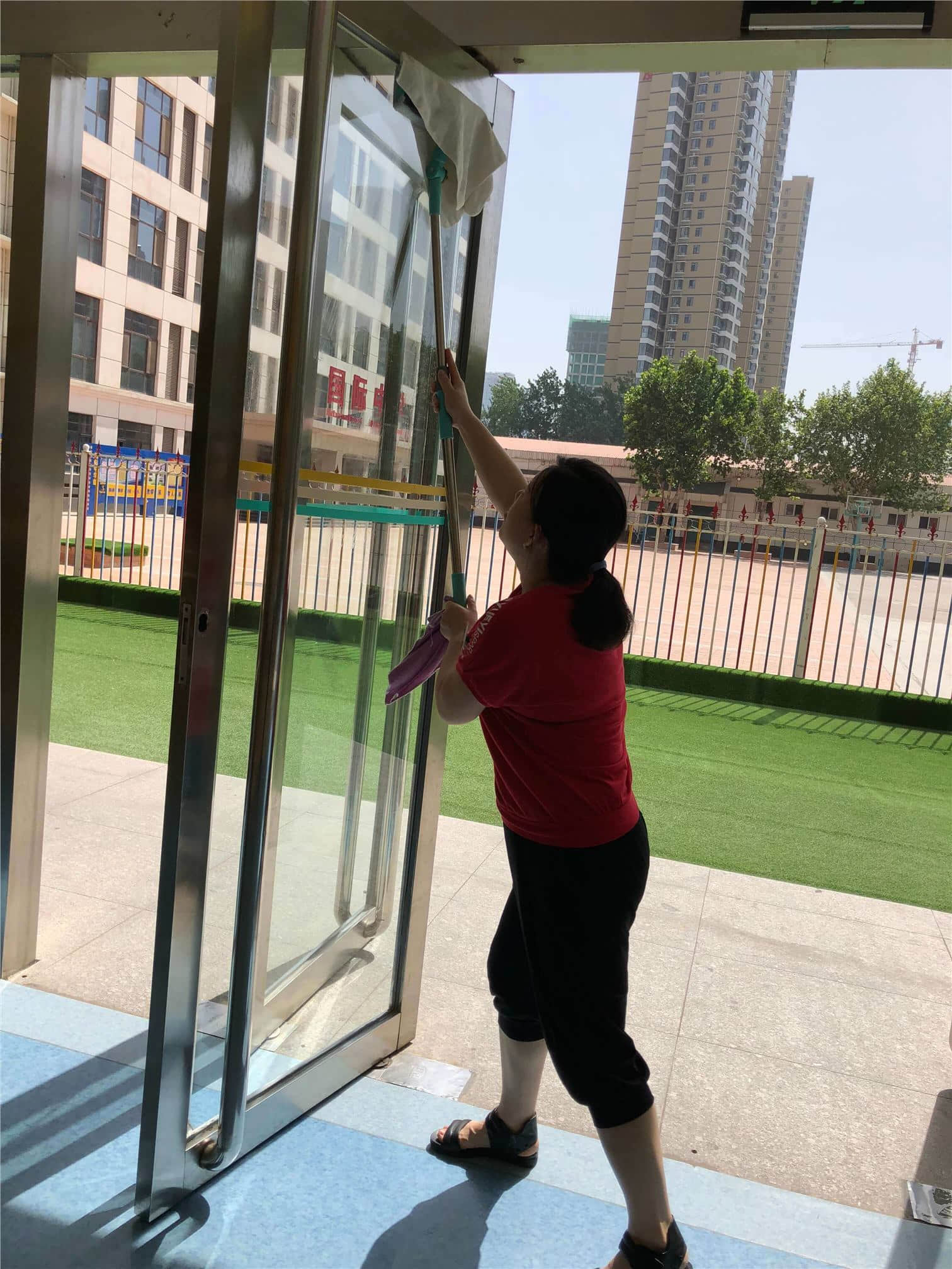 辛勤的保育老師