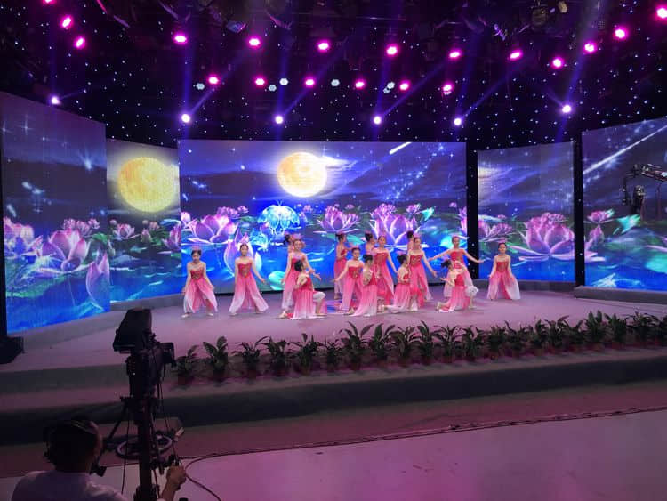 夢遠(yuǎn)方 心飛揚