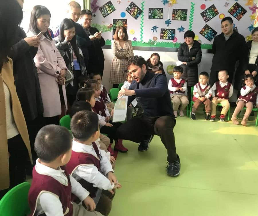 想知道寶貝在幼兒園的表現(xiàn)嗎？家長半日體驗開放日來啦！