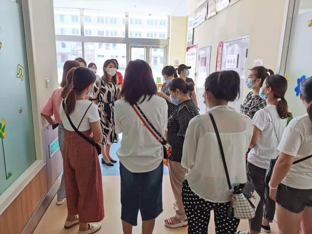 同 護(hù) 幼 苗 成 長(zhǎng)共 創(chuàng) 美 好 家 園--石家莊私立第一中學(xué)幼兒園創(chuàng)衛(wèi)工作觀摩學(xué)習(xí)