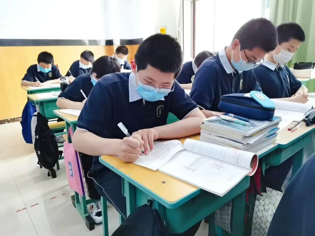 筆尖生花 墨韻飄香丨私立一中初二年級(jí)學(xué)生書法比賽活動(dòng)