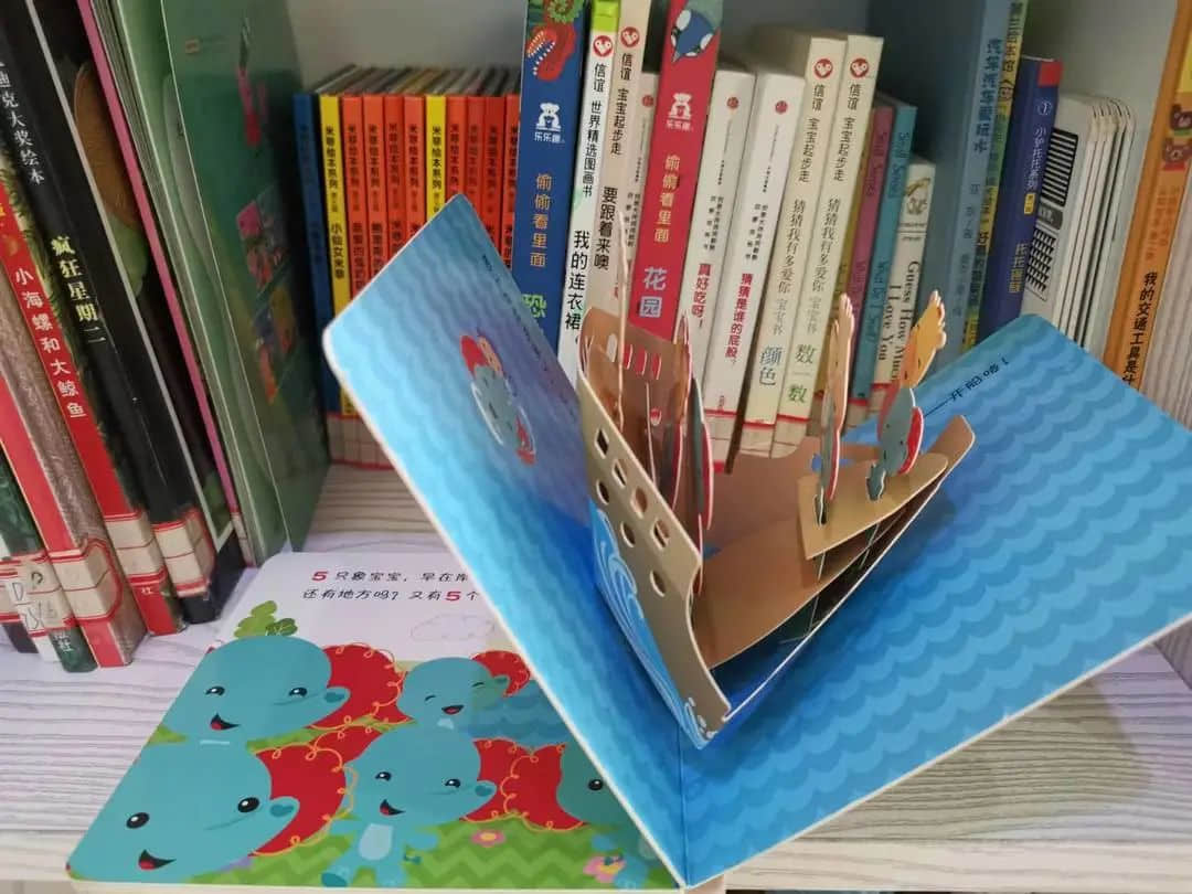 親子共閱讀，書香潤童心——私立一中幼兒園親子閱讀月活動免費暢讀千冊繪本，讓孩子愛“尚”閱讀