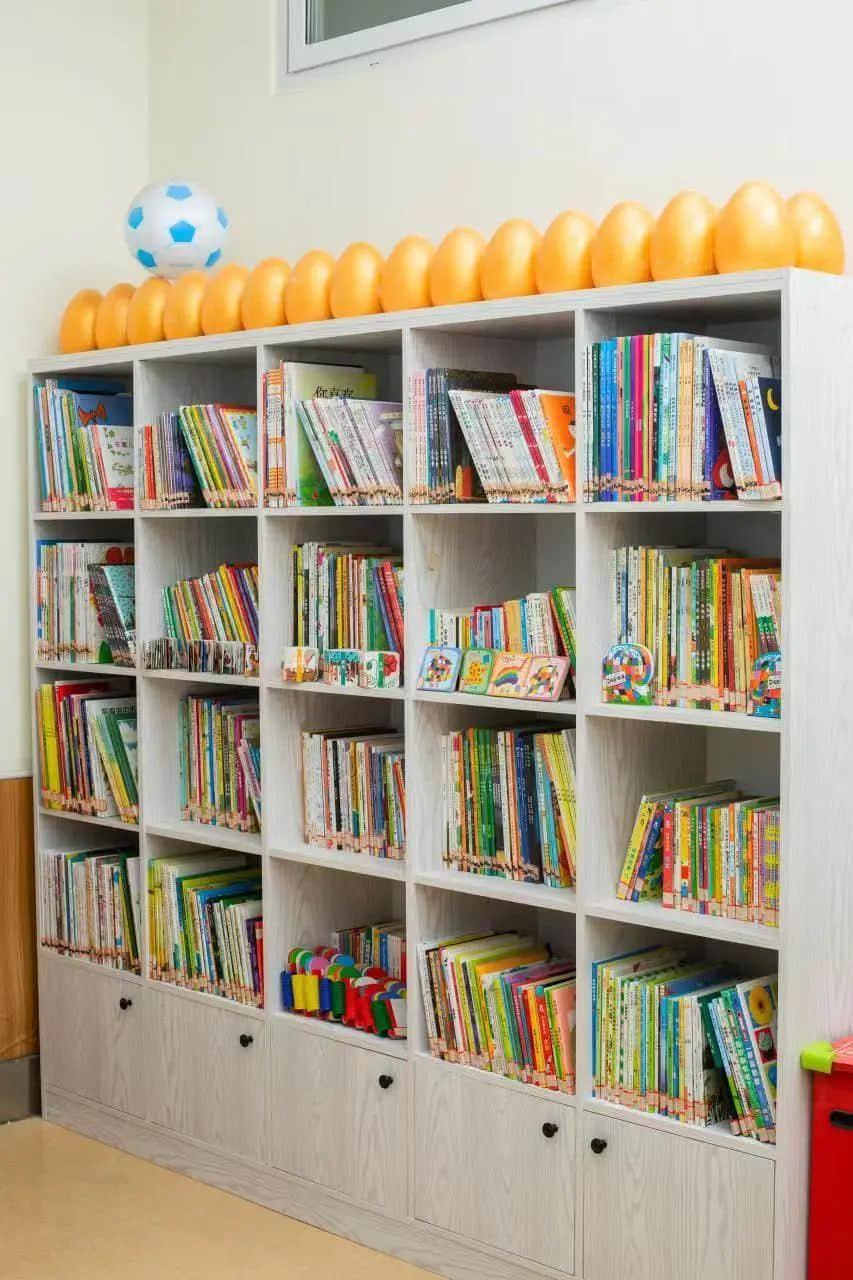 親子共閱讀，書香潤童心——私立一中幼兒園親子閱讀月活動免費暢讀千冊繪本，讓孩子愛“尚”閱讀