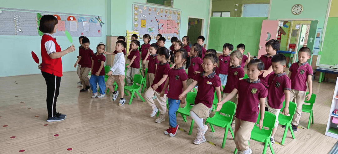 交通“小”常識(shí)，安全“大”教育--私立一中附屬幼兒園交通安全主題教育活動(dòng)