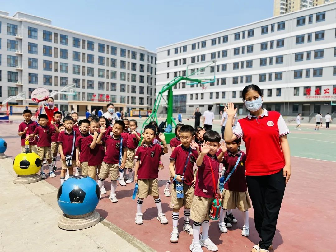 【畢業(yè)季—學(xué)前教育月系列活動（二）“溫暖小學(xué)行、幸福初遇見” —私立一中附屬幼兒園培優(yōu)組小學(xué)參觀之旅】