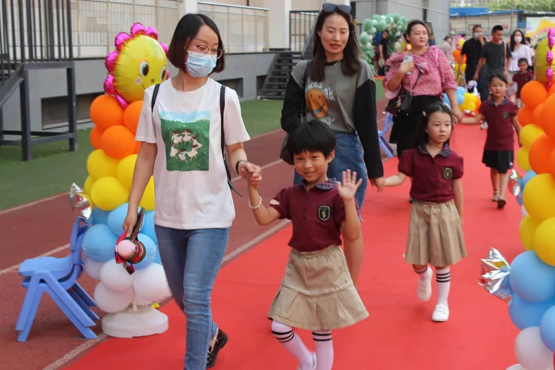 【畢業(yè)季】惜別 感恩 起航 一路成長(zhǎng)—私立一中附屬幼兒園大班畢業(yè)盛典