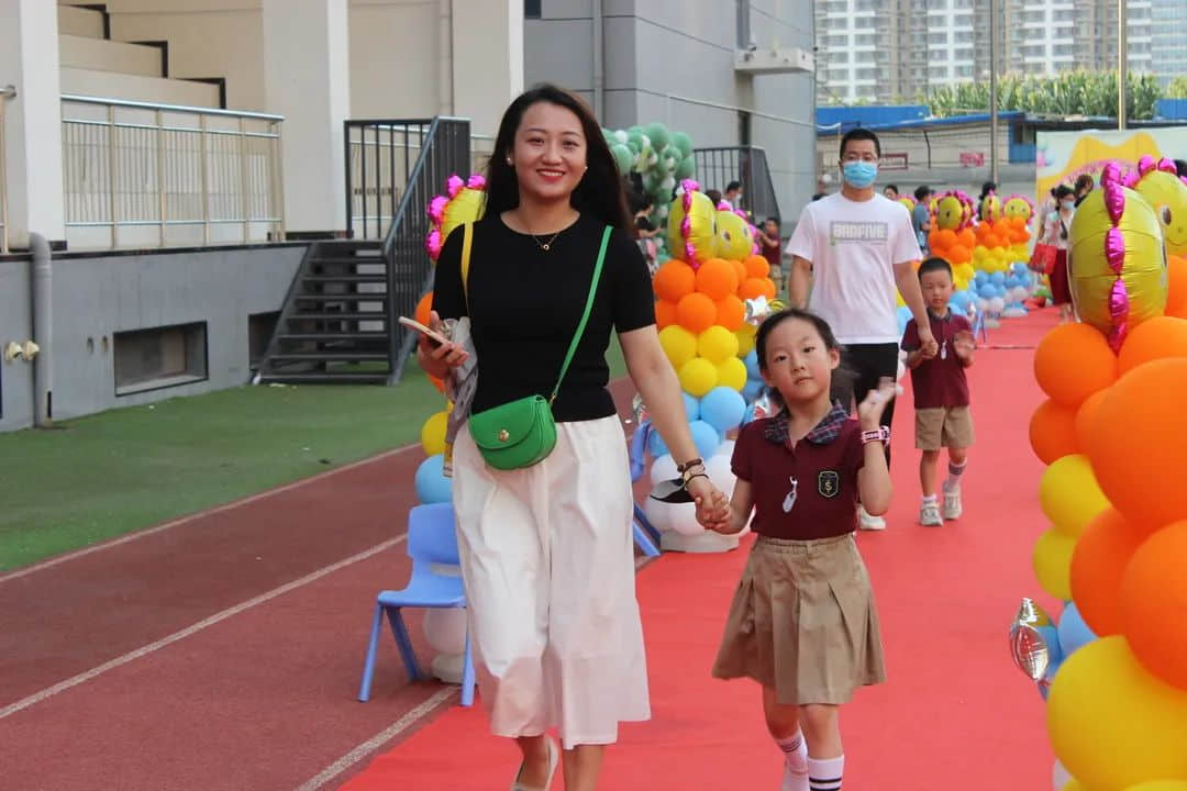 【畢業(yè)季】惜別 感恩 起航 一路成長(zhǎng)—私立一中附屬幼兒園大班畢業(yè)盛典