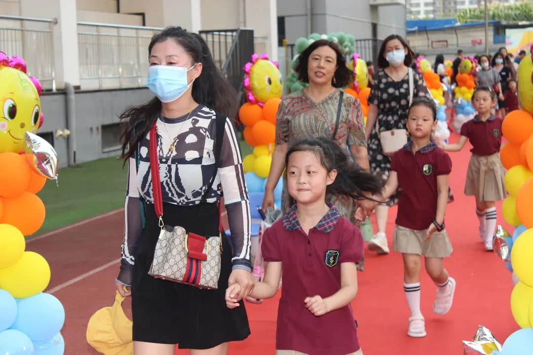 【畢業(yè)季】惜別 感恩 起航 一路成長(zhǎng)—私立一中附屬幼兒園大班畢業(yè)盛典