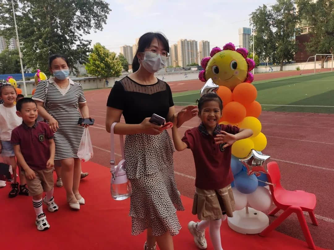 【畢業(yè)季】惜別 感恩 起航 一路成長(zhǎng)—私立一中附屬幼兒園大班畢業(yè)盛典