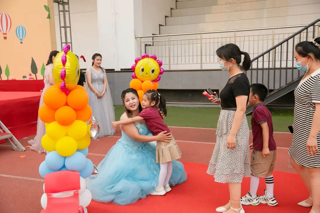 【畢業(yè)季】惜別 感恩 起航 一路成長(zhǎng)—私立一中附屬幼兒園大班畢業(yè)盛典