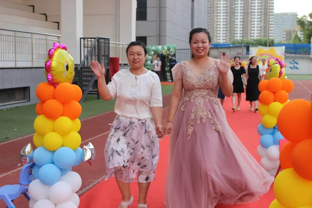 【畢業(yè)季】惜別 感恩 起航 一路成長(zhǎng)—私立一中附屬幼兒園大班畢業(yè)盛典
