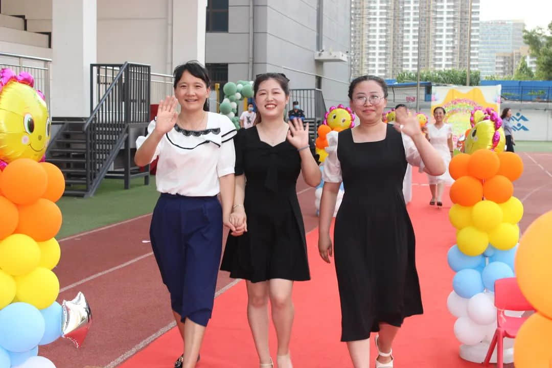 【畢業(yè)季】惜別 感恩 起航 一路成長(zhǎng)—私立一中附屬幼兒園大班畢業(yè)盛典