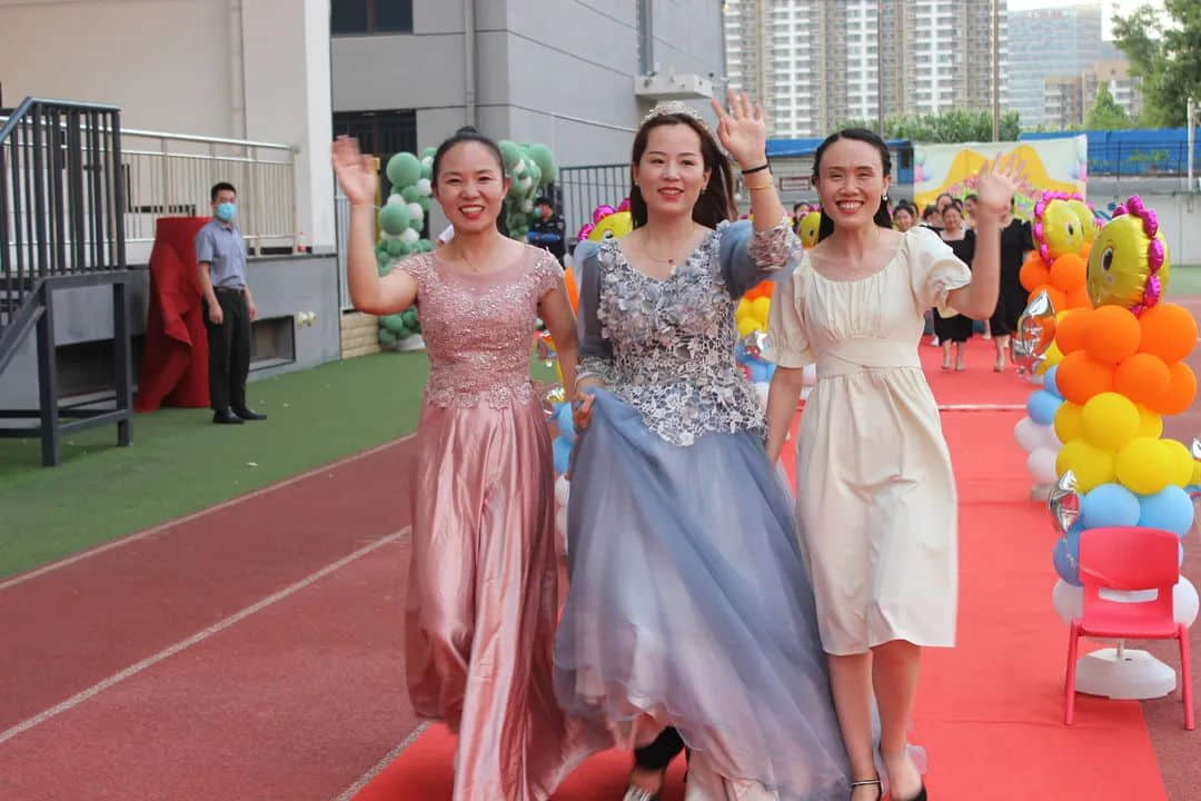 【畢業(yè)季】惜別 感恩 起航 一路成長(zhǎng)—私立一中附屬幼兒園大班畢業(yè)盛典