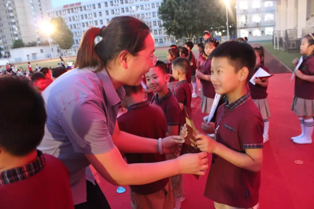 【畢業(yè)季】惜別 感恩 起航 一路成長(zhǎng)—私立一中附屬幼兒園大班畢業(yè)盛典