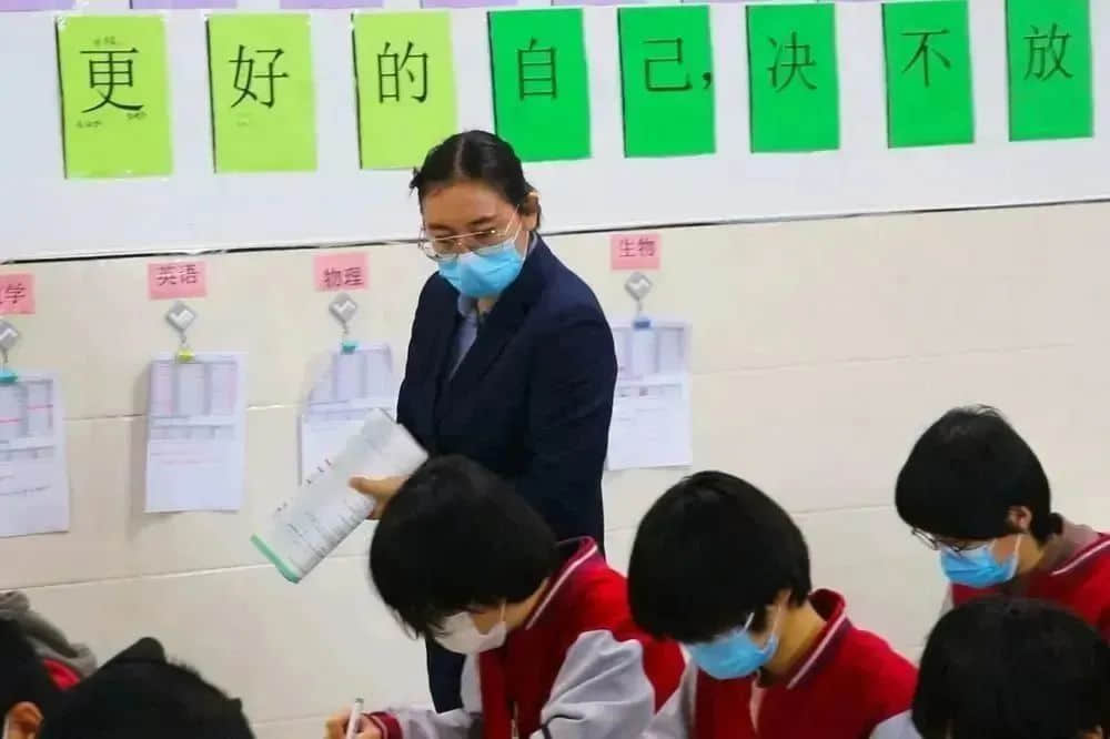 同心聚力 “疫”心一意丨石家莊私立第一中學(xué)高二年級(jí)筑牢“愛的防線”