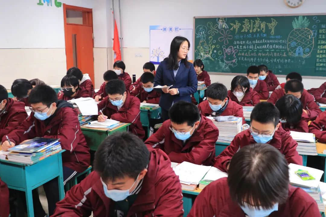 同心聚力 “疫”心一意丨石家莊私立第一中學(xué)高二年級(jí)筑牢“愛的防線”