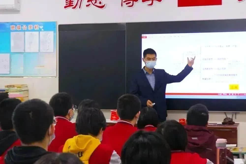 同心聚力 “疫”心一意丨石家莊私立第一中學(xué)高二年級(jí)筑牢“愛的防線”