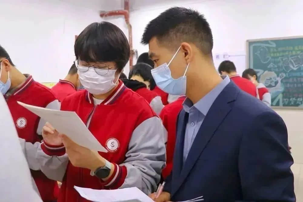 同心聚力 “疫”心一意丨石家莊私立第一中學(xué)高二年級(jí)筑牢“愛的防線”