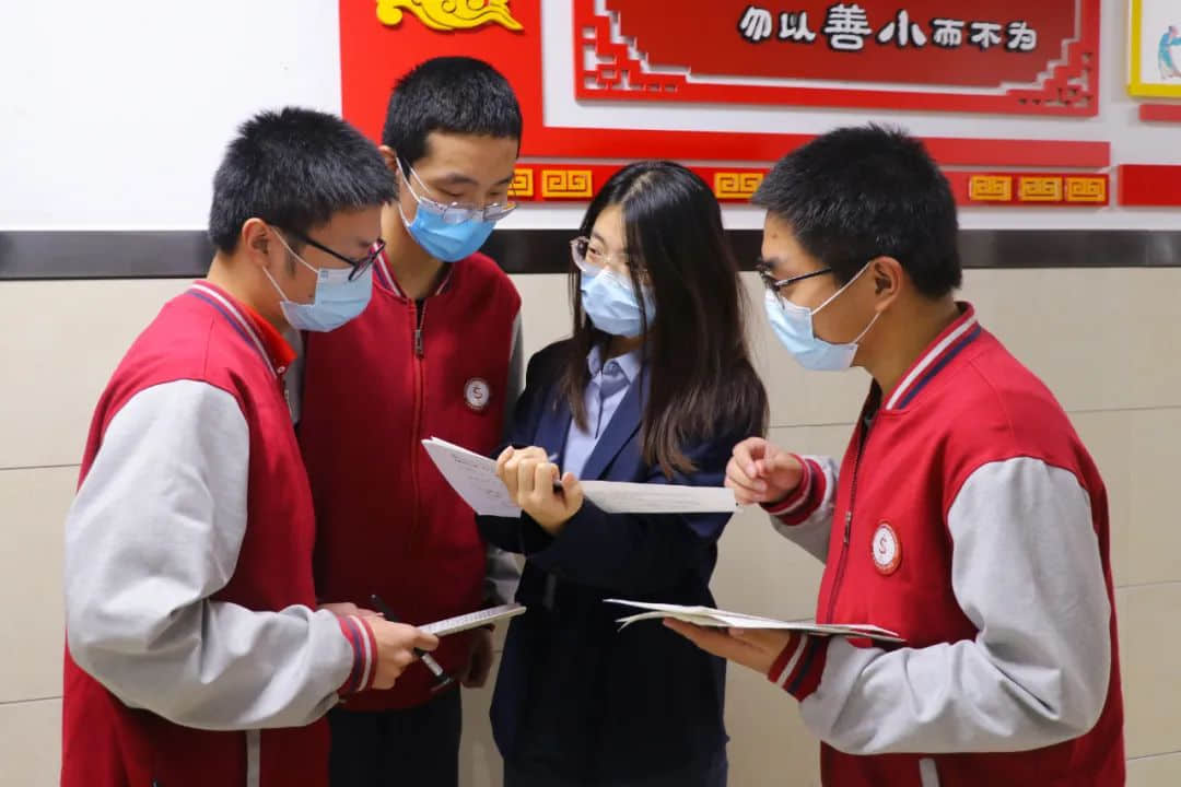 同心聚力 “疫”心一意丨石家莊私立第一中學(xué)高二年級(jí)筑牢“愛的防線”