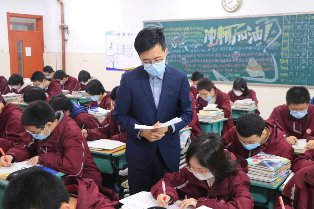 同心聚力 “疫”心一意丨石家莊私立第一中學(xué)高二年級(jí)筑牢“愛的防線”