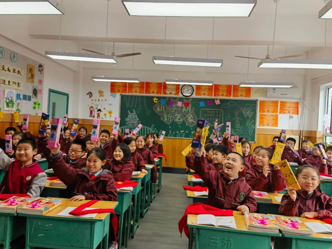 【立小?開學季】點燃新學期 奔赴有你的時光｜石家莊私立一中附屬小學新學期開啟儀式