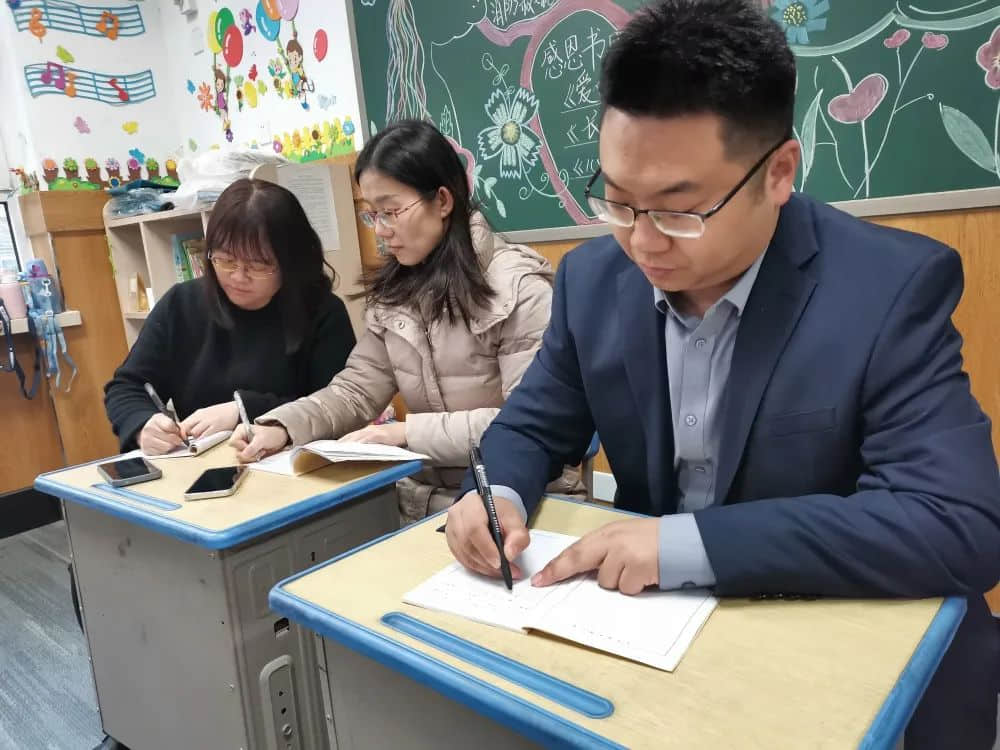 【立小?開學(xué)季】推門聽課常態(tài)化 教研把脈提質(zhì)量｜石家莊私立一中附屬小學(xué)新學(xué)期推門聽課活動