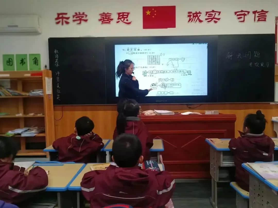 【立小?開學(xué)季】推門聽課常態(tài)化 教研把脈提質(zhì)量｜石家莊私立一中附屬小學(xué)新學(xué)期推門聽課活動