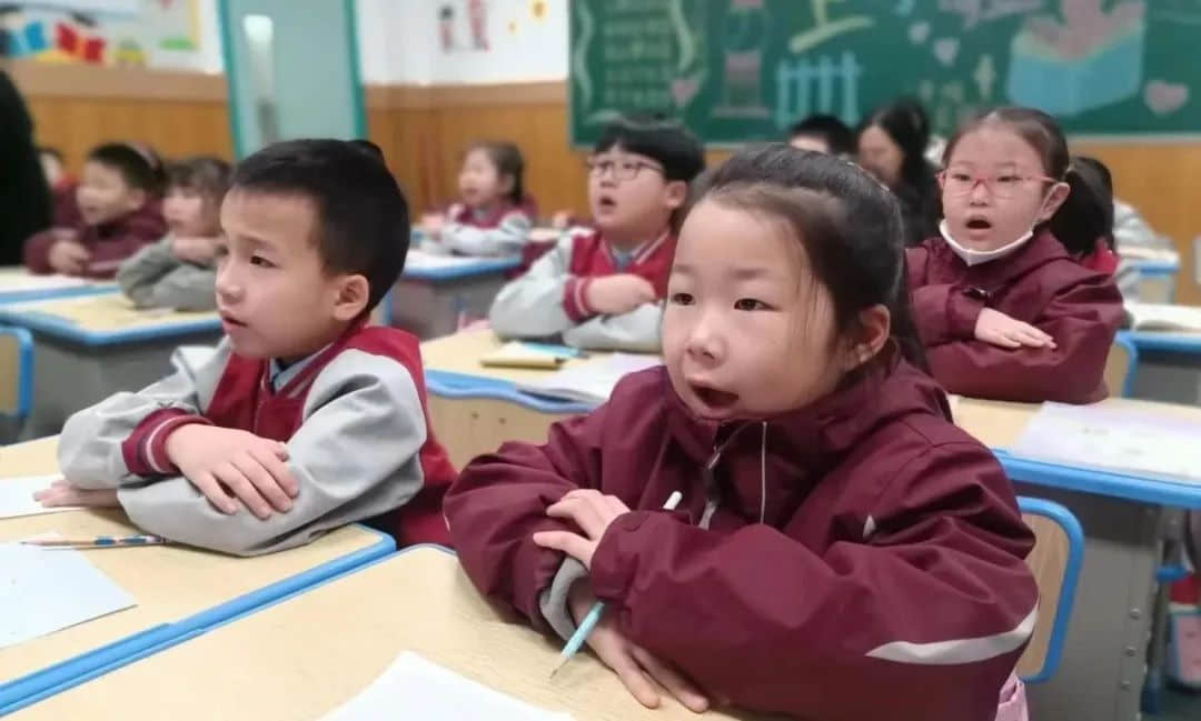 【立小?開學(xué)季】推門聽課常態(tài)化 教研把脈提質(zhì)量｜石家莊私立一中附屬小學(xué)新學(xué)期推門聽課活動