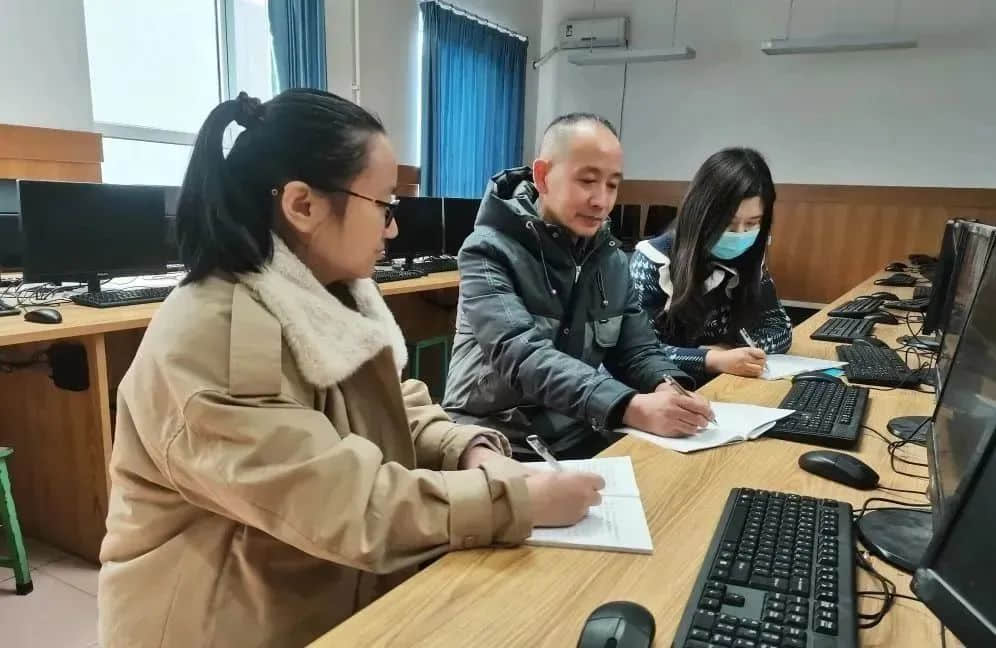 【立小?開學(xué)季】推門聽課常態(tài)化 教研把脈提質(zhì)量｜石家莊私立一中附屬小學(xué)新學(xué)期推門聽課活動