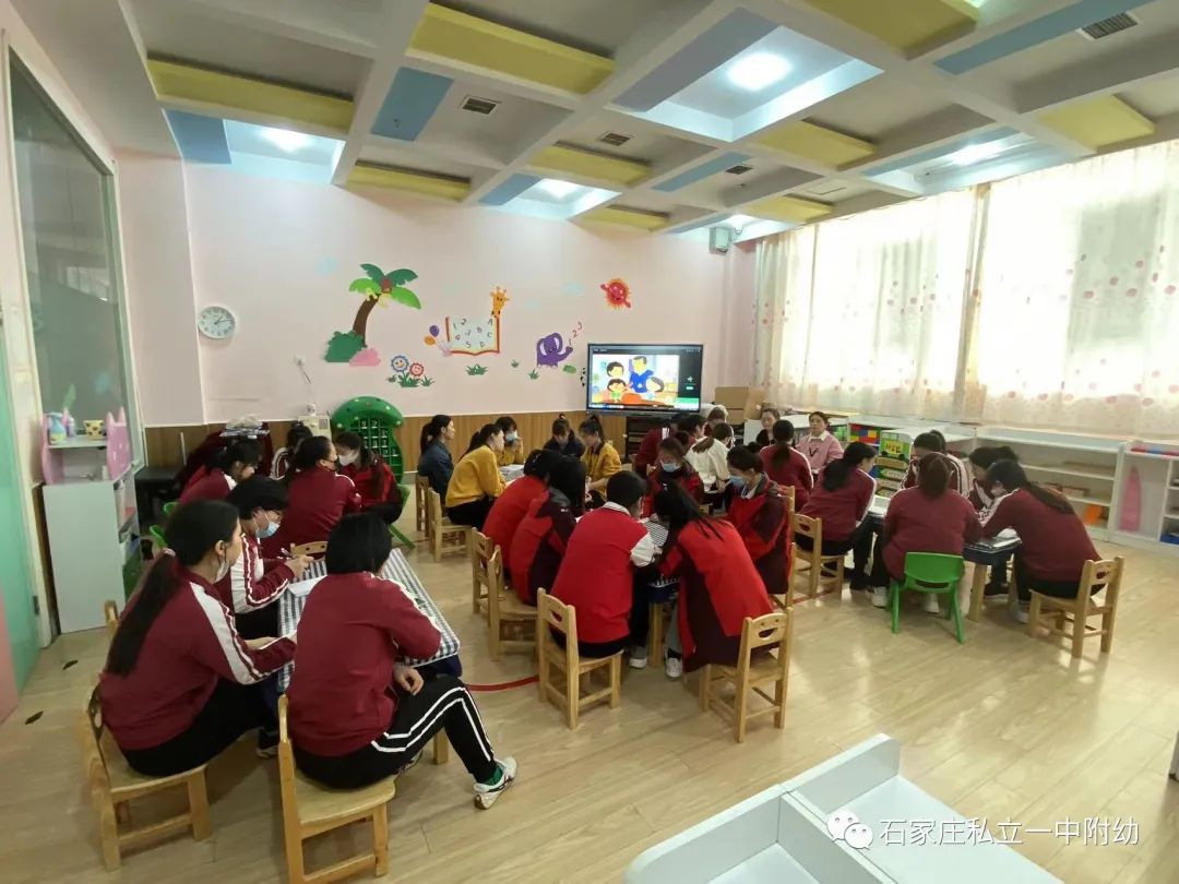 【幼之育】“消防安全 我們?cè)谛袆?dòng)”——私立一中幼兒園消防逃生演練活動(dòng)