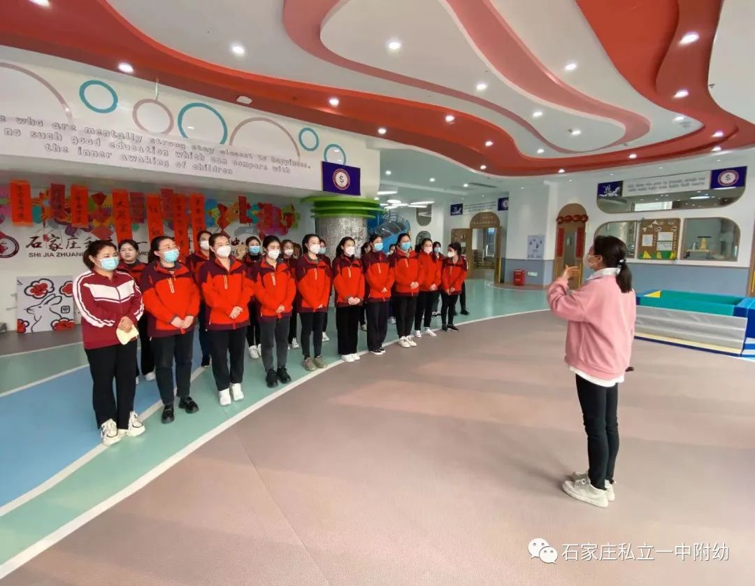 【幼之育】“消防安全 我們?cè)谛袆?dòng)”——私立一中幼兒園消防逃生演練活動(dòng)