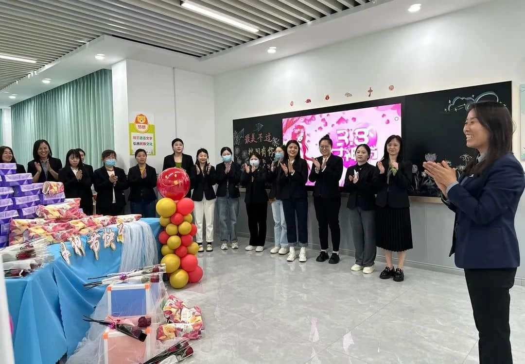 【預?愛有約女神節(jié)】感恩“預”見 最美綻放——石家莊私立一中附小預科部女神節(jié)活動