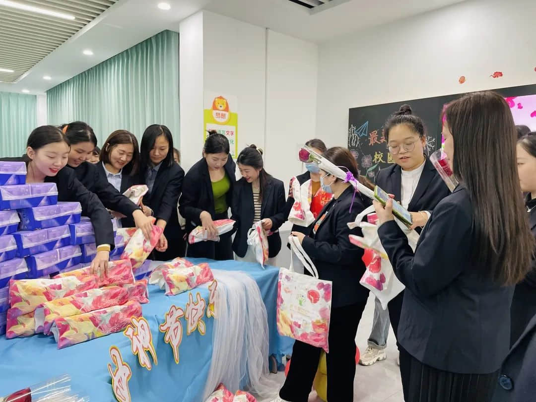 【預?愛有約女神節(jié)】感恩“預”見 最美綻放——石家莊私立一中附小預科部女神節(jié)活動