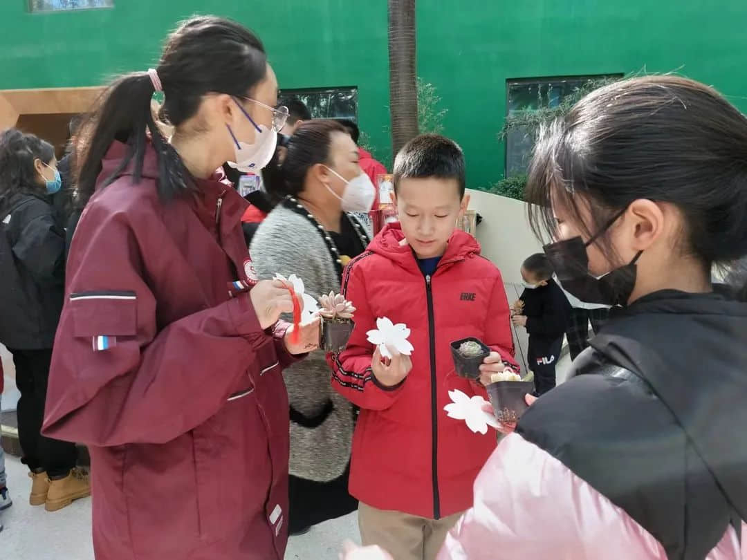 【預(yù)之春】與春相約，心“預(yù)”花開——石家莊私立一中附小預(yù)科部植樹節(jié)活動