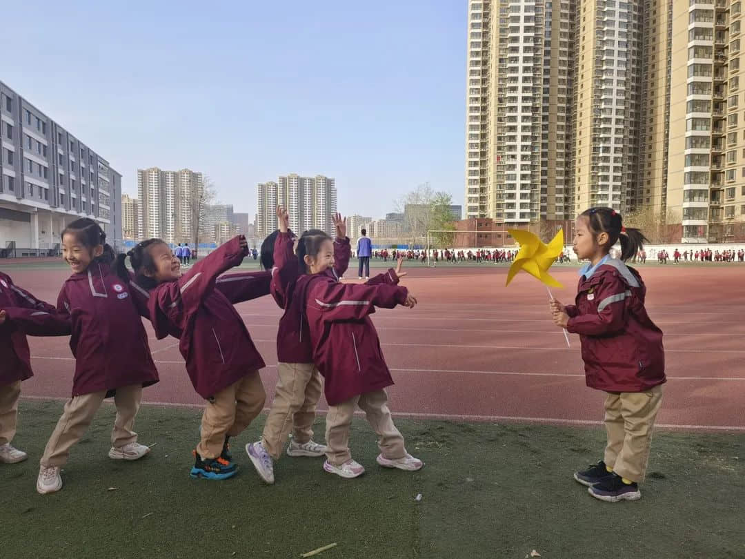 【預(yù)之春】燕鳥(niǎo)銜春來(lái)，百卉爭(zhēng)春光——石家莊私立一中附小預(yù)科部|“預(yù)”見(jiàn)春之美