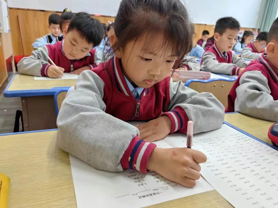 【立小?聚焦教學(xué)】以賽促提升 用心培素養(yǎng)｜石家莊私立一中附屬小學(xué)學(xué)科素養(yǎng)大比拼
