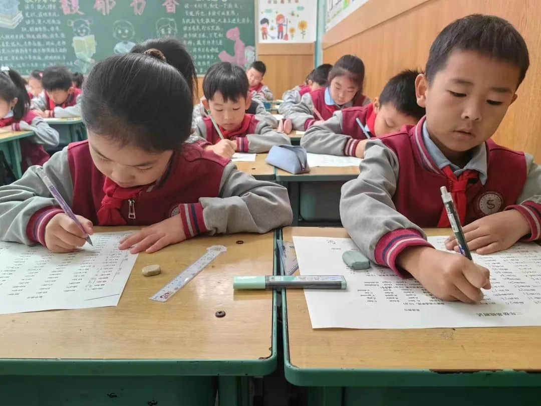 【立小?聚焦教學(xué)】以賽促提升 用心培素養(yǎng)｜石家莊私立一中附屬小學(xué)學(xué)科素養(yǎng)大比拼