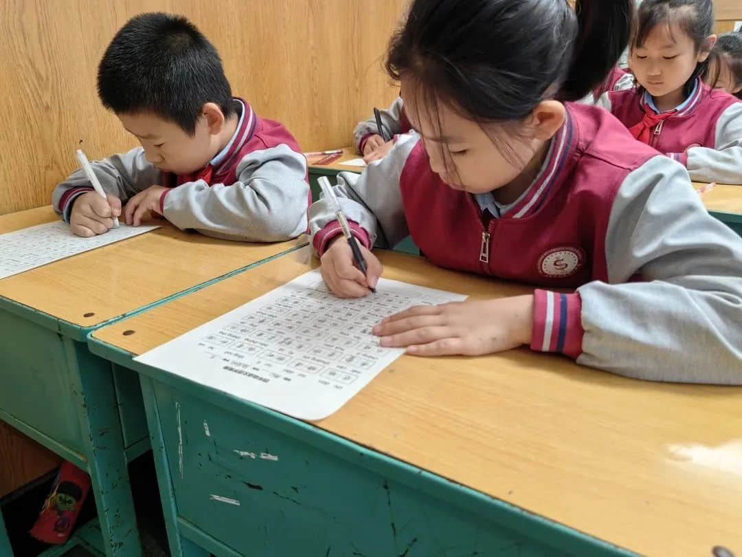 【立小?聚焦教學(xué)】以賽促提升 用心培素養(yǎng)｜石家莊私立一中附屬小學(xué)學(xué)科素養(yǎng)大比拼