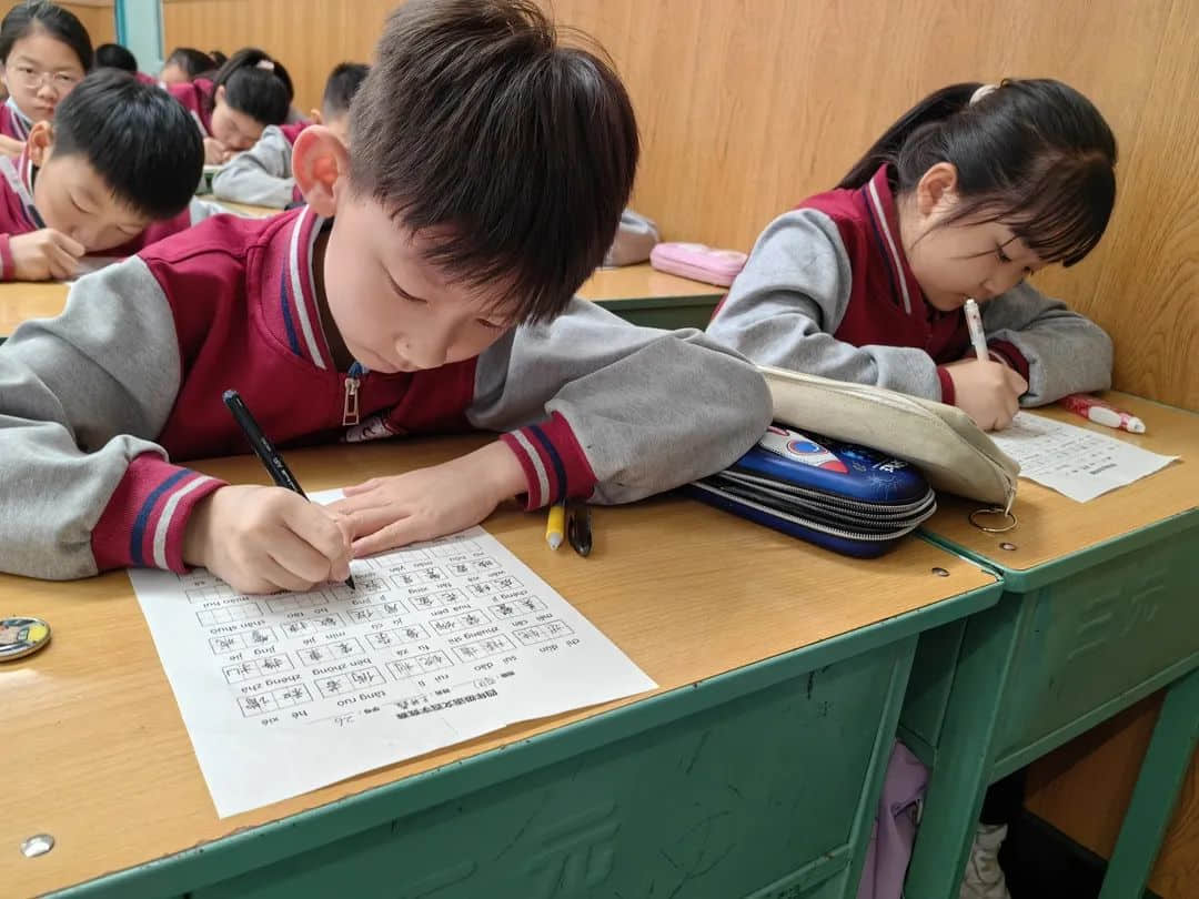 【立小?聚焦教學(xué)】以賽促提升 用心培素養(yǎng)｜石家莊私立一中附屬小學(xué)學(xué)科素養(yǎng)大比拼
