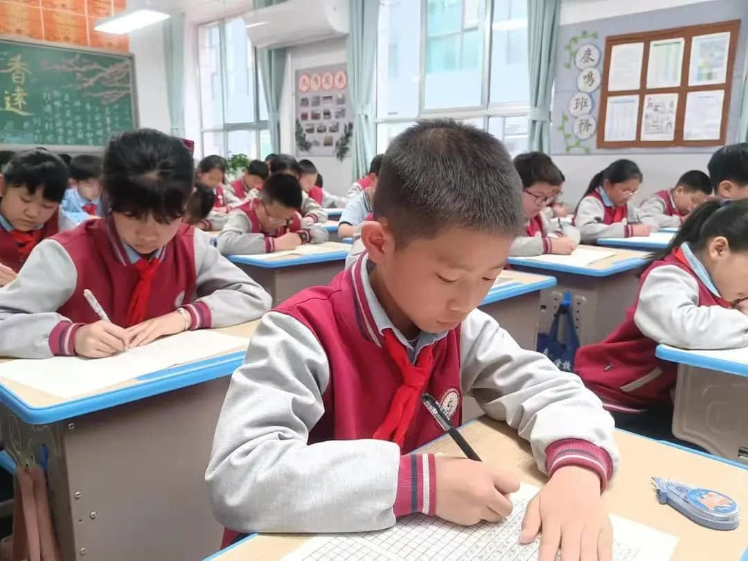 【立小?聚焦教學(xué)】以賽促提升 用心培素養(yǎng)｜石家莊私立一中附屬小學(xué)學(xué)科素養(yǎng)大比拼