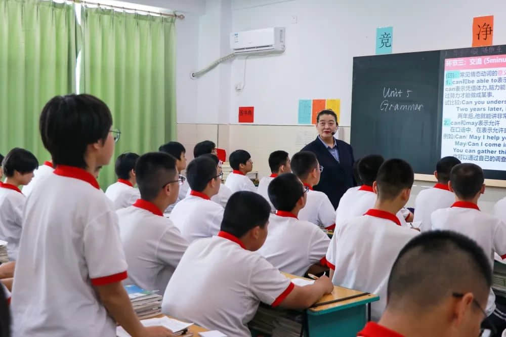 名師工作室丨記我校英語(yǔ)省級(jí)骨干教師--侯亞紅