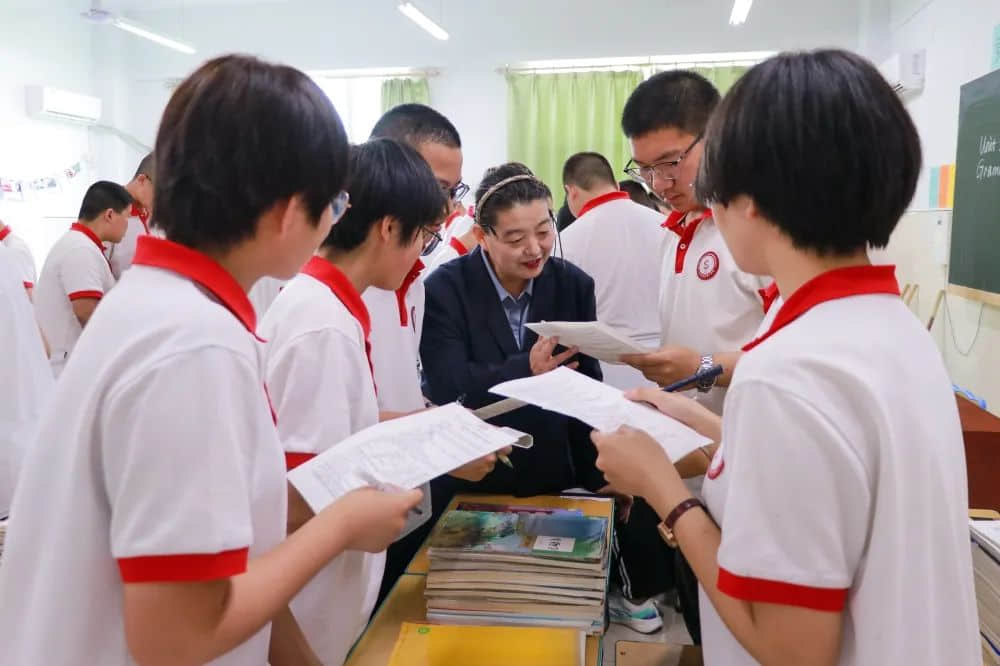名師工作室丨記我校英語(yǔ)省級(jí)骨干教師--侯亞紅