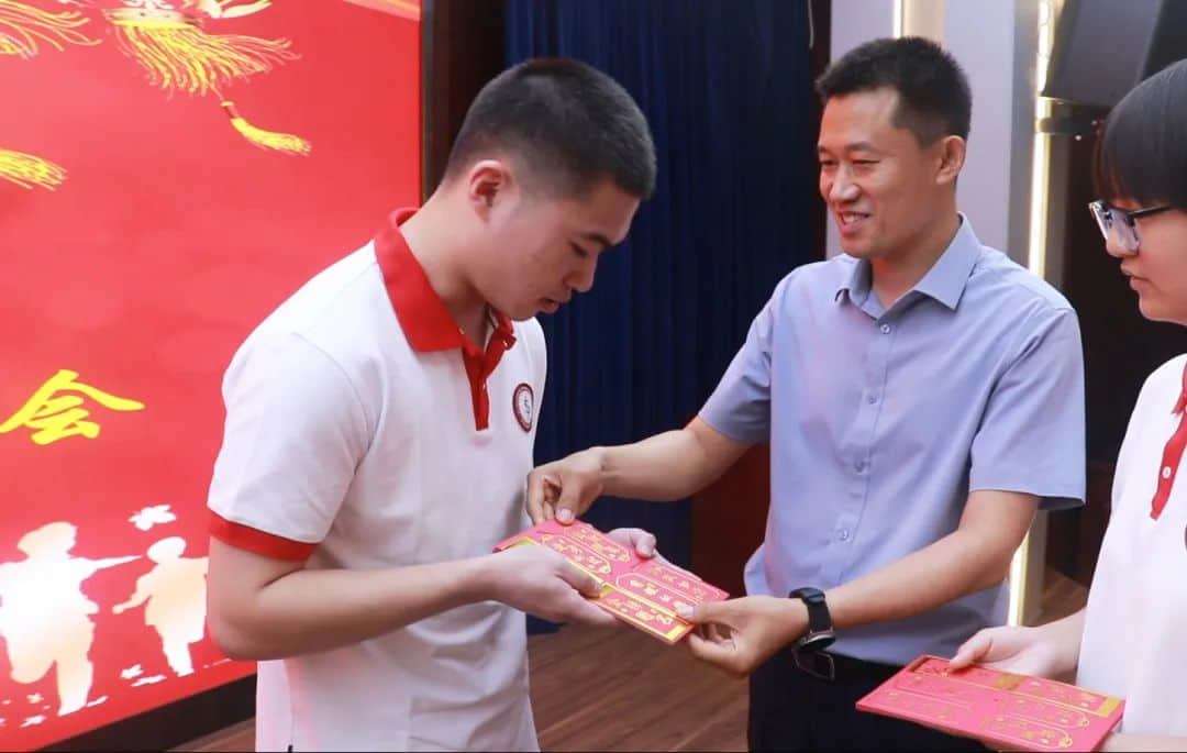 心懷鯤鵬志 不負(fù)青春時丨高三年級高考備考動員大會