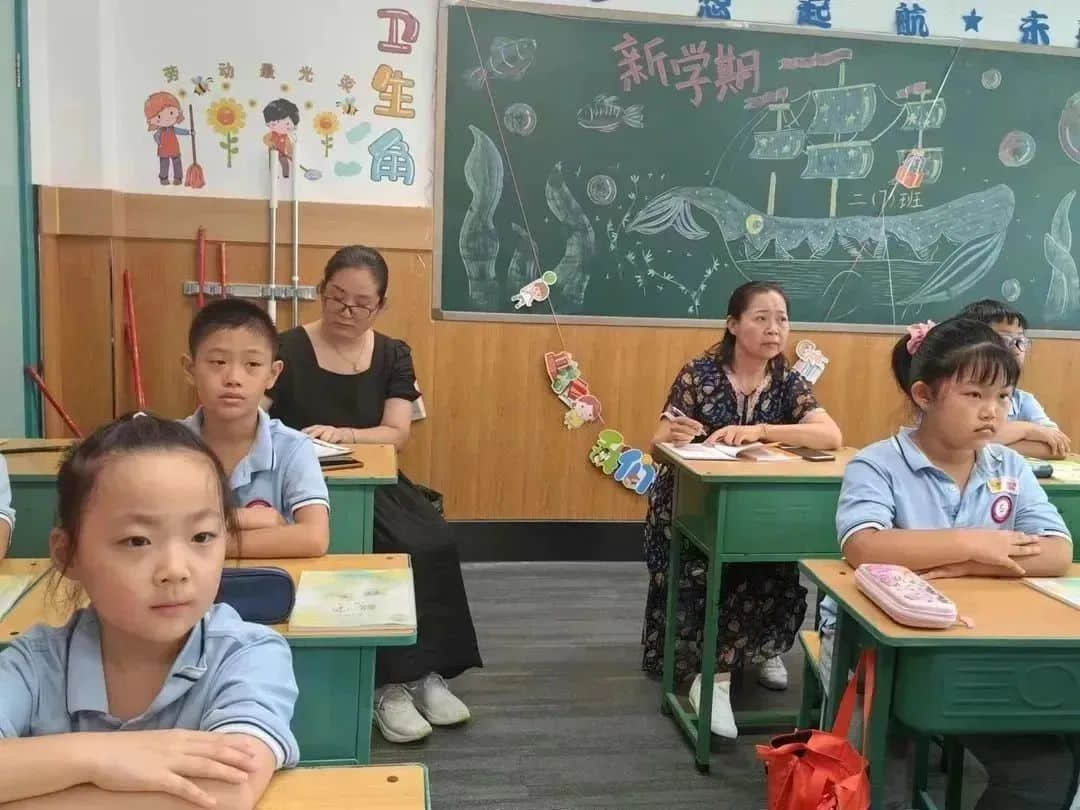 【立小?聚焦教學】開學新面貌 把脈新課堂｜石家莊私立一中附屬小學開展新學期“推門聽課”活動