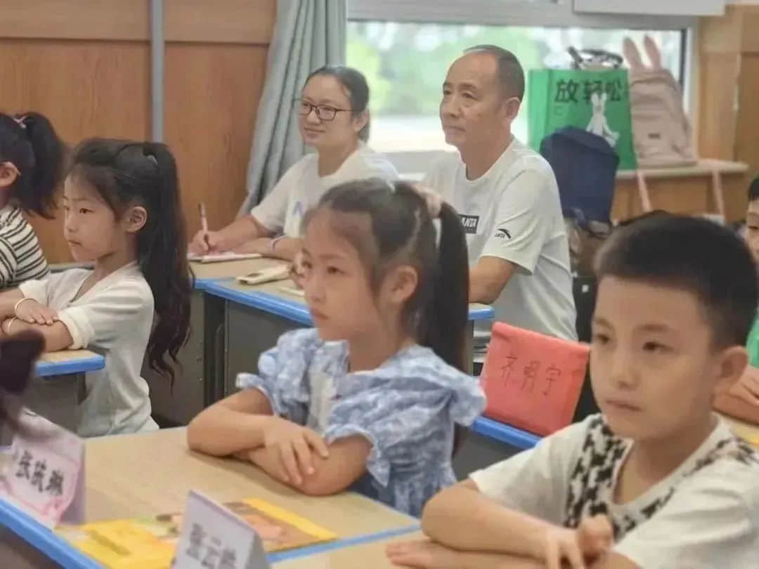 【立小?聚焦教學】開學新面貌 把脈新課堂｜石家莊私立一中附屬小學開展新學期“推門聽課”活動