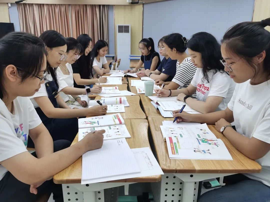 【立小?聚焦教學】開學新面貌 把脈新課堂｜石家莊私立一中附屬小學開展新學期“推門聽課”活動