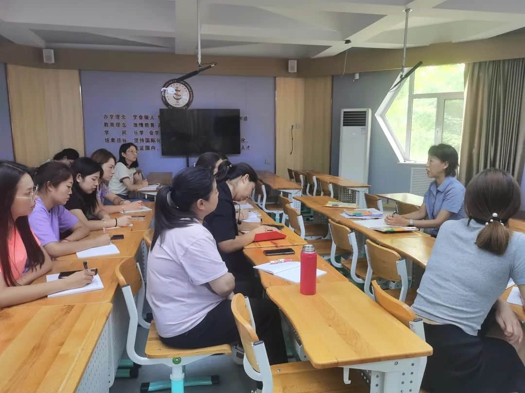 【立小?聚焦教學】開學新面貌 把脈新課堂｜石家莊私立一中附屬小學開展新學期“推門聽課”活動