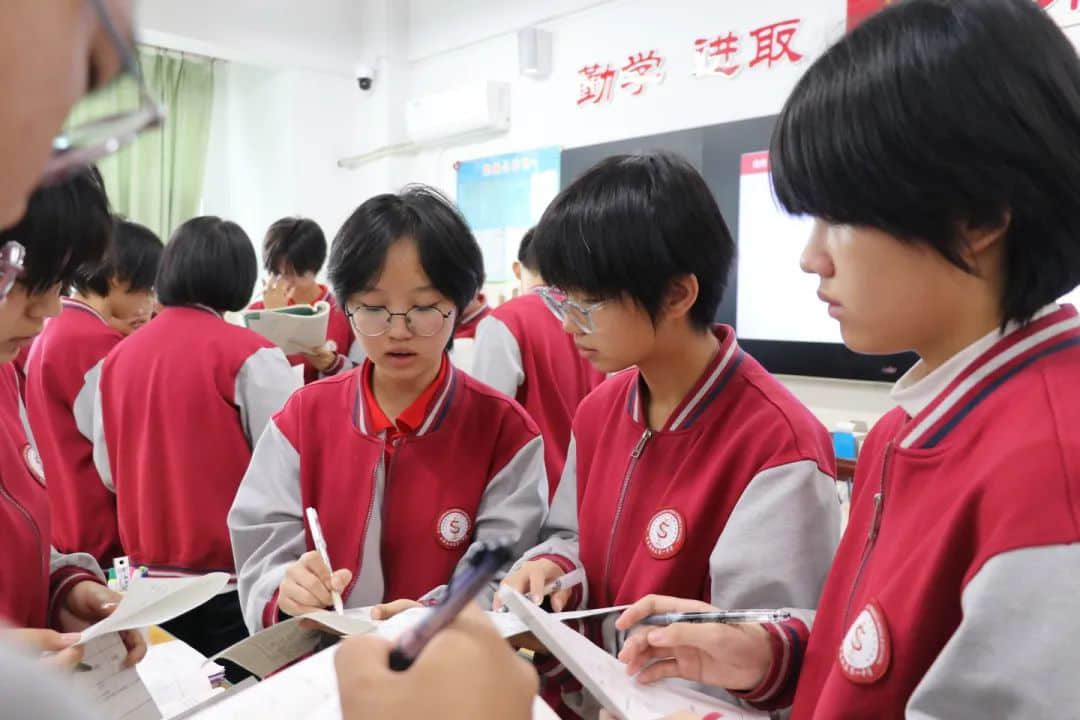 榜樣如炬 追光前行丨高二年級(jí)學(xué)習(xí)之星經(jīng)驗(yàn)分享