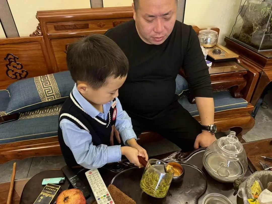 【預(yù)?感恩】知恩于心 感恩“預(yù)”行——石家莊私立一中附小預(yù)科部|以愛(ài)之名 預(yù)娃感恩行